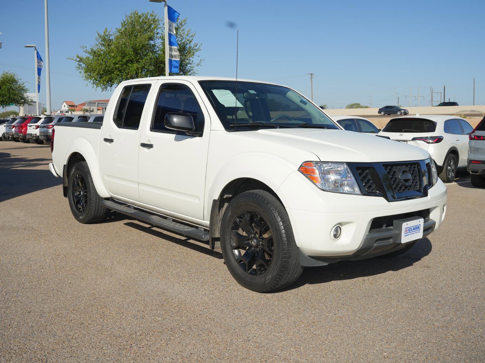 Used 2021 Nissan Frontier SV w/ Midnight Edition Floor Mats image 3