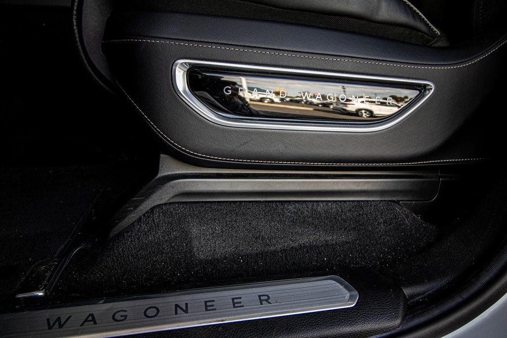 Used 2022 Jeep Grand Wagoneer Series II image 25