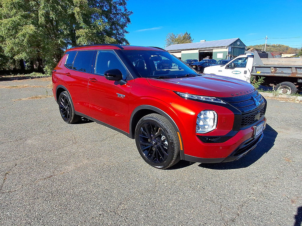 Used 2025 Mitsubishi Outlander SEL Black Edition AWD/4WD image 2
