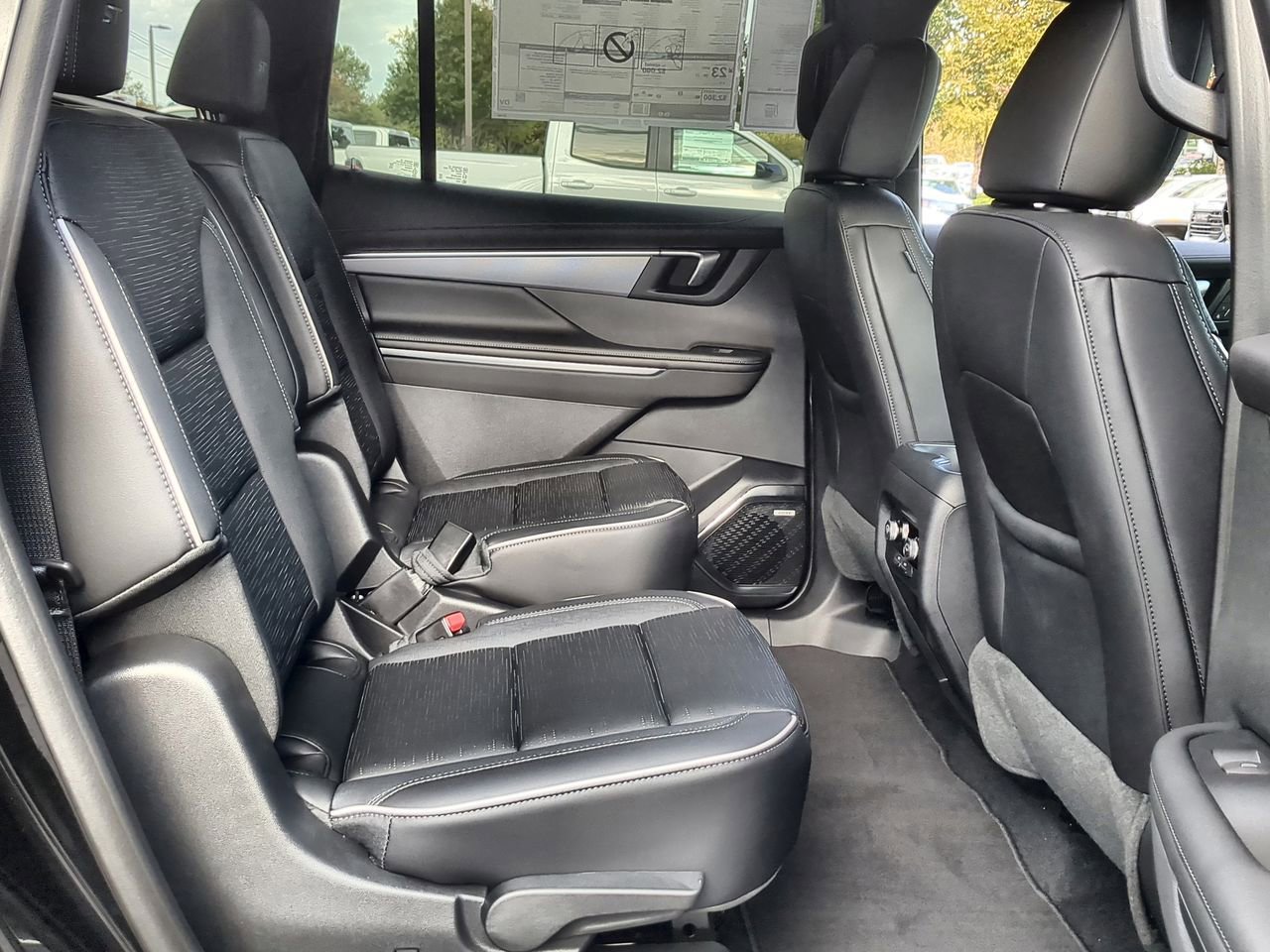 Used 2025 Buick Enclave Sport Touring w/ Super Cruise Package image 27