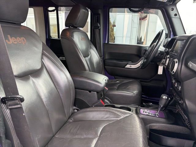 Used 2017 Jeep Wrangler Unlimited Sahara w/ Connectivity Group image 24