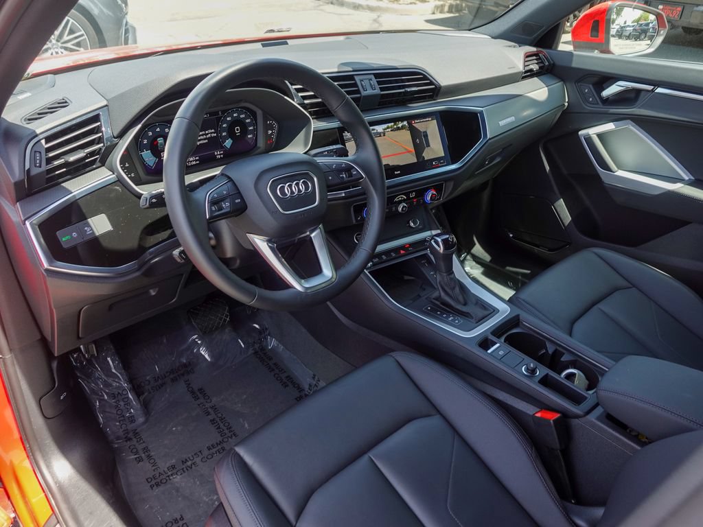 Used 2025 Audi Q3 2.0T Premium Plus w/ Premium Plus Package AWD/4WD image 11