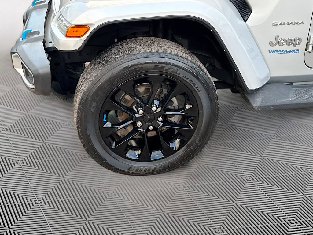 Used 2022 Jeep Wrangler Unlimited Sahara w/ Cold Weather Group image 35