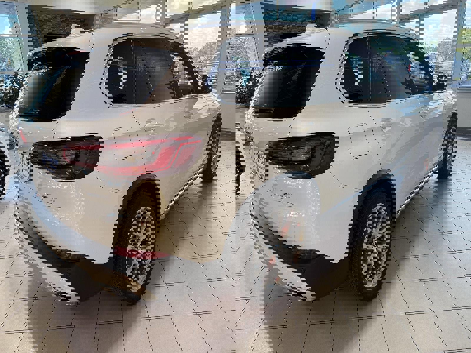 Used 2019 BMW X5 xDrive40i w/ Convenience Package image 7