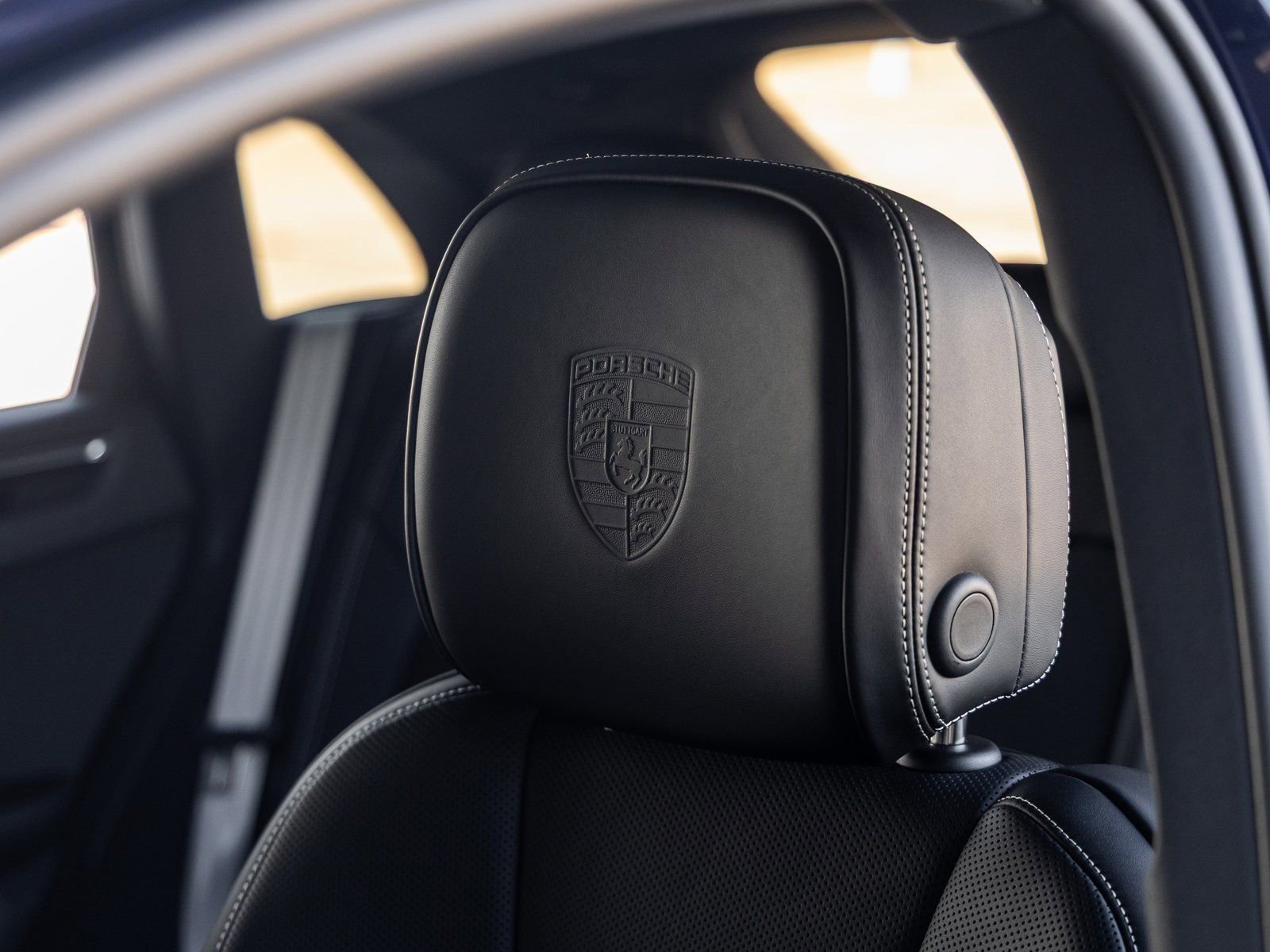 New 2026 Porsche Macan Turbo image 28