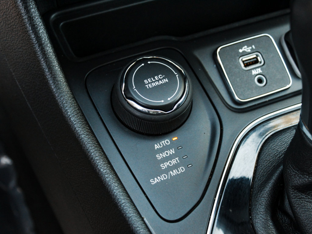 Used 2023 Jeep Cherokee Altitude Lux AWD/4WD image 20