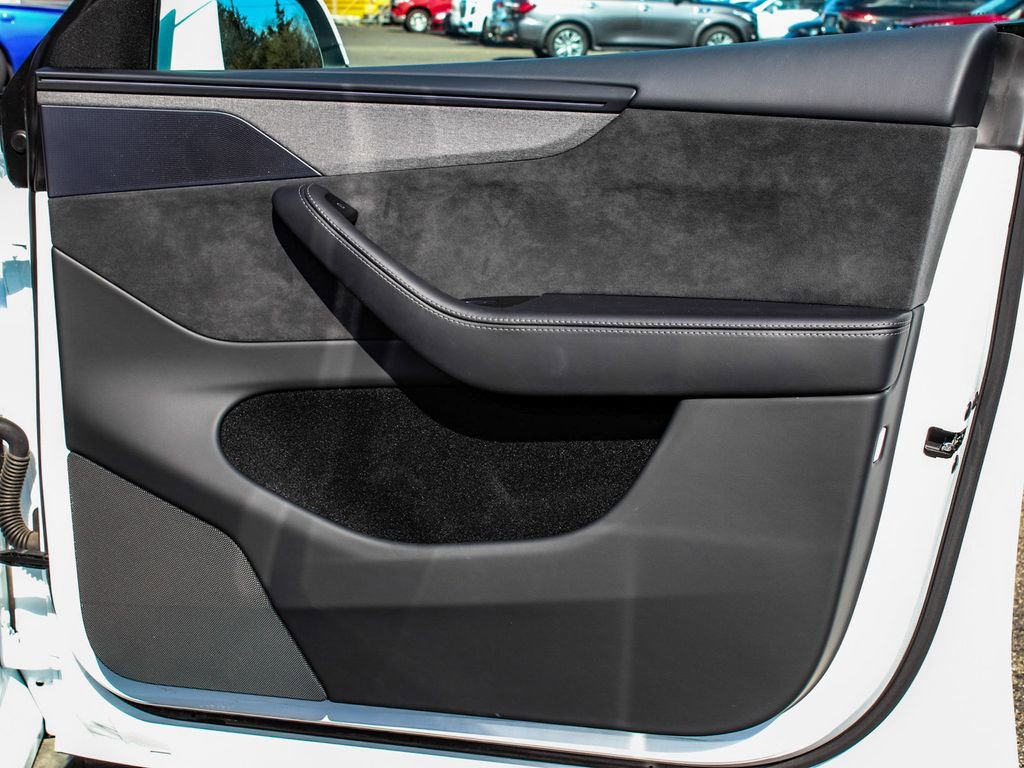 Used 2026 Tesla Model Y Long Range image 13