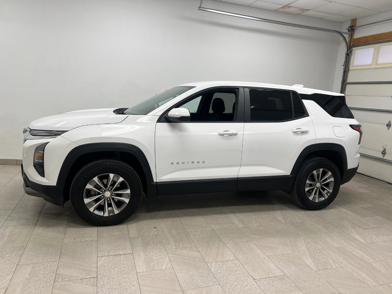 Used 2025 Chevrolet Equinox LT image 5