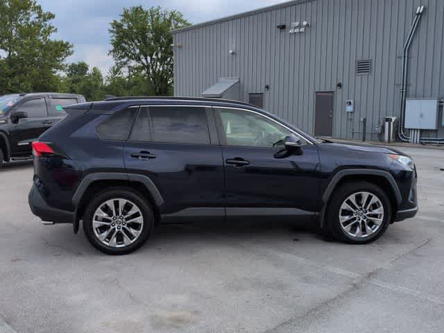 Used 2019 Toyota RAV4 XLE Premium w/ Cold Weather Package AWD/4WD image 9