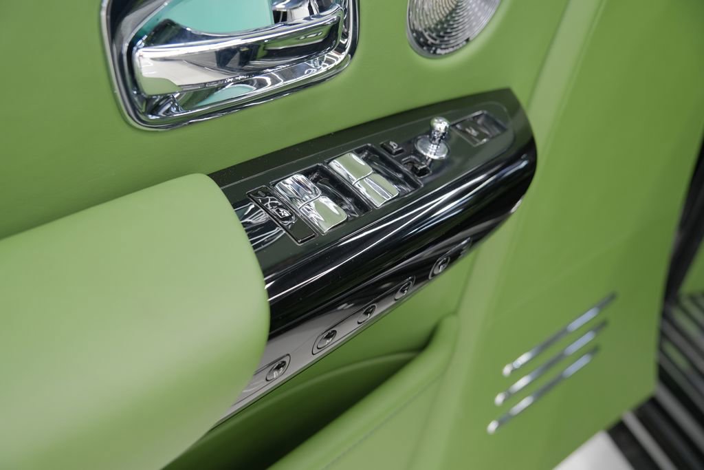 Used 2023 Rolls-Royce Phantom Sedan w/ The Phantom Package image 76