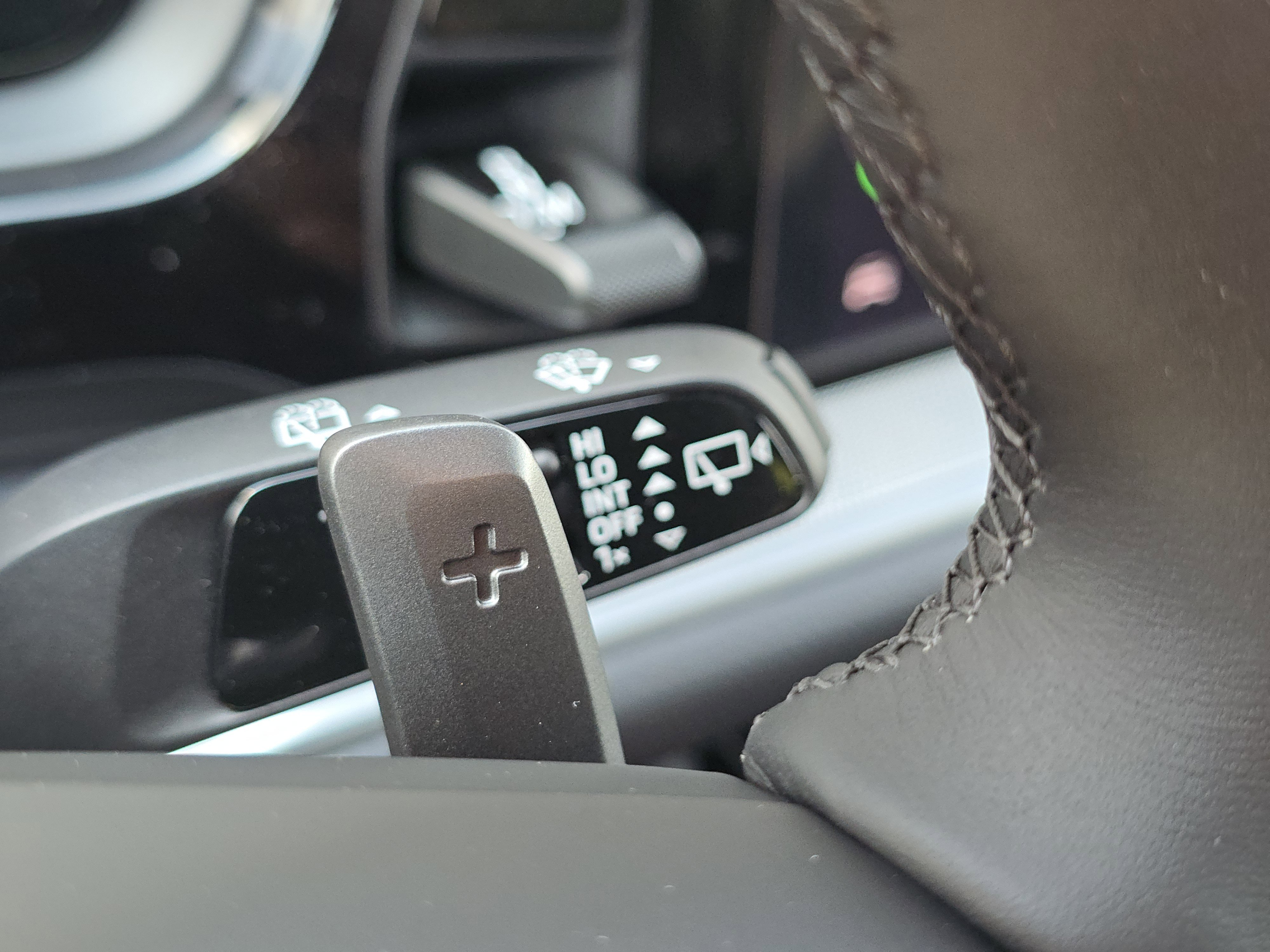 New 2025 Porsche Cayenne image 28