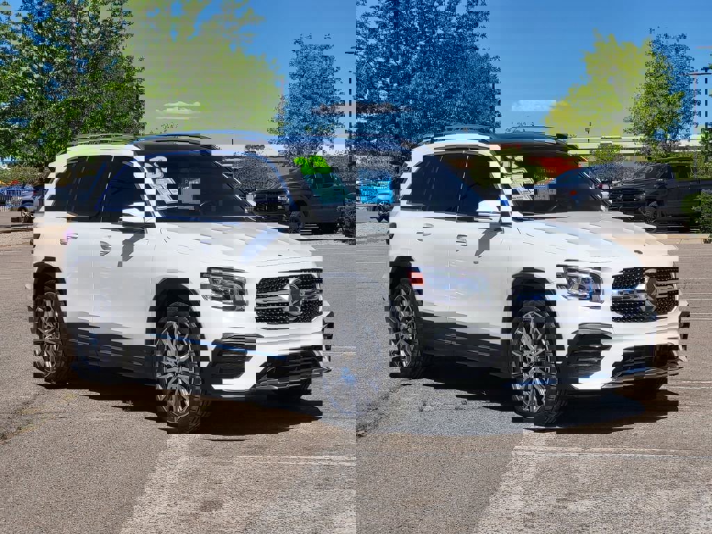 Used 2023 Mercedes-Benz GLB 250 4MATIC image 2