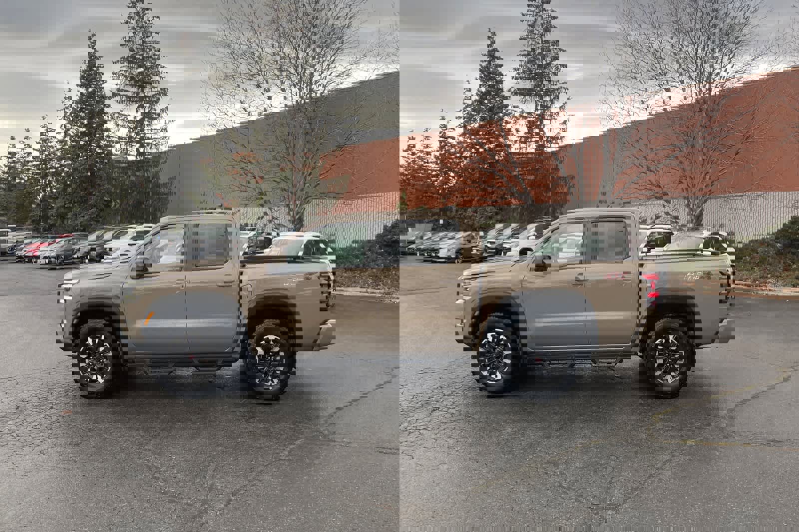 Used 2023 Nissan Frontier PRO-4X w/ Pro Convenience Package image 5