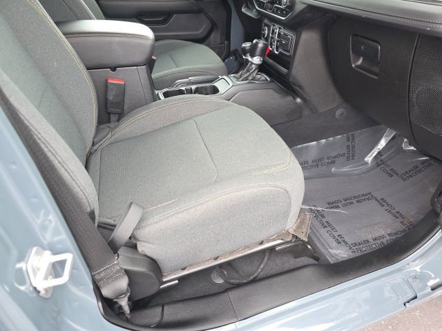 Used 2025 Jeep Wrangler Unlimited Sahara w/ Safety Group image 40