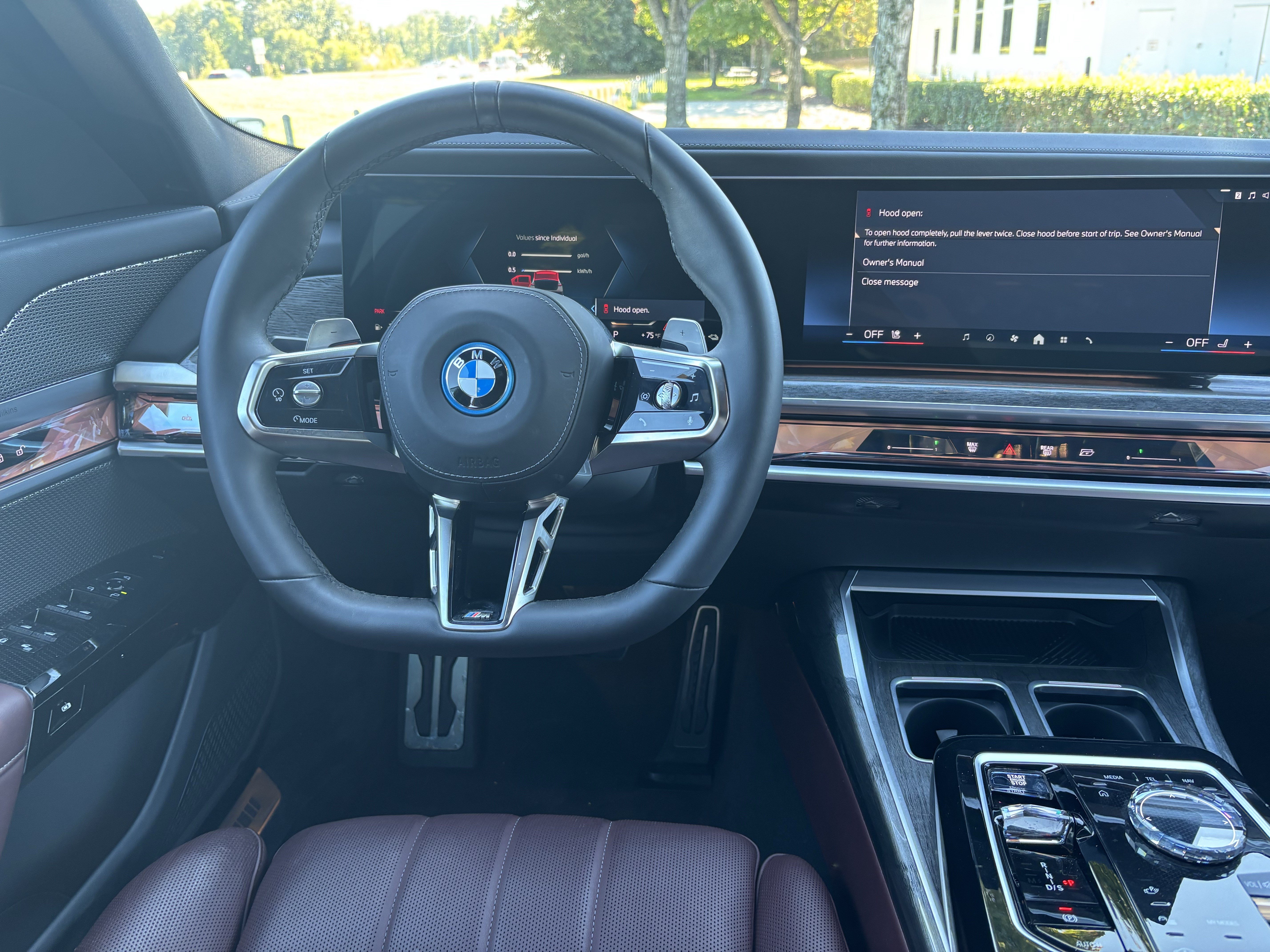 Certified 2024 BMW 750e xDrive w/ Executive Package AWD/4WD image 30