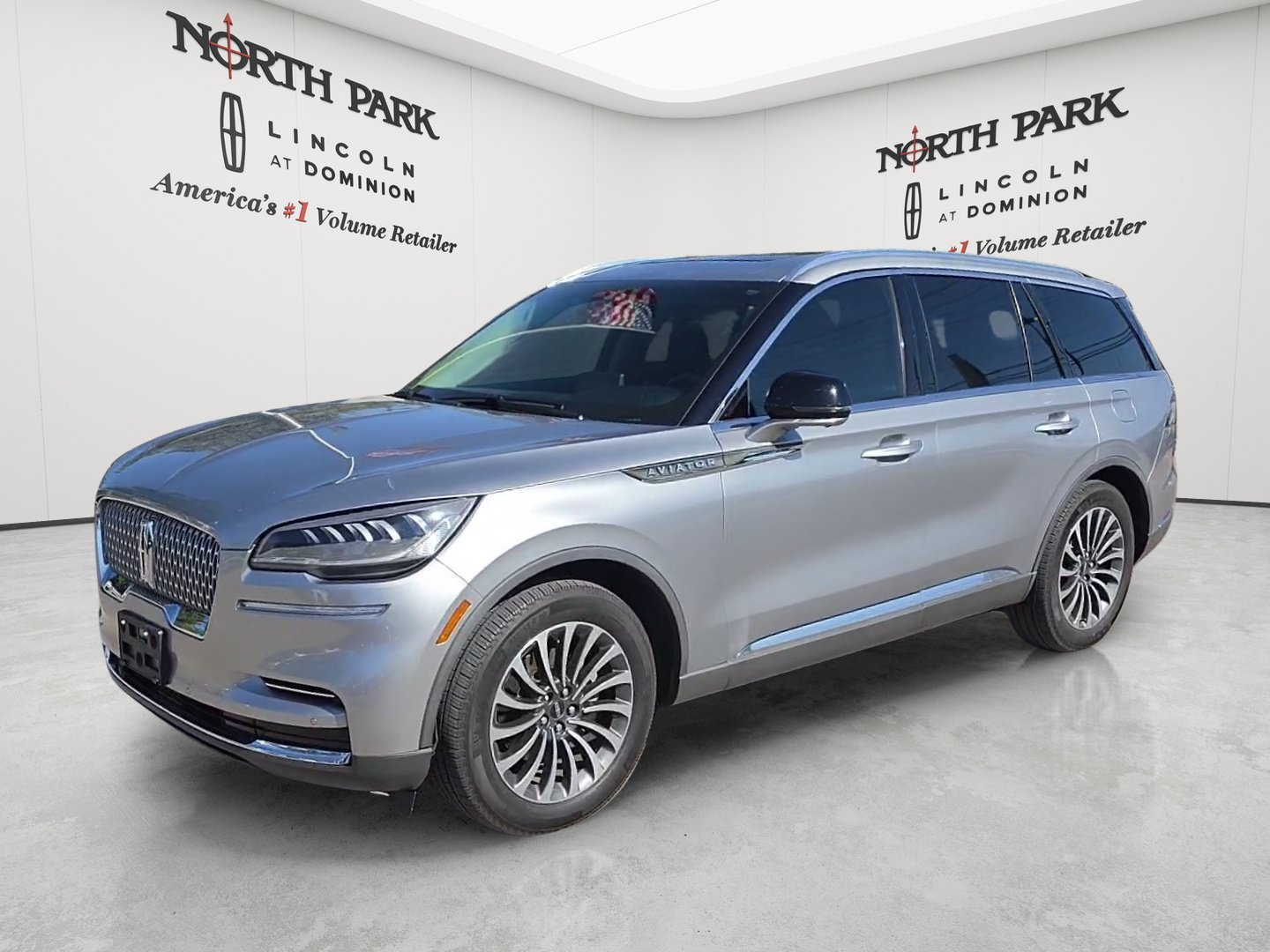 Used 2023 Lincoln Aviator Reserve w/ Elements Package Plus RWD image 1