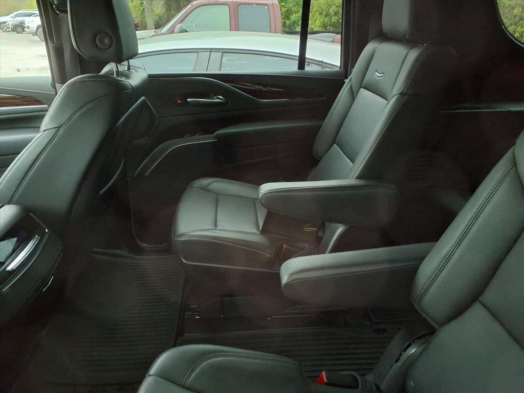 Certified 2024 Cadillac Escalade ESV Luxury image 12