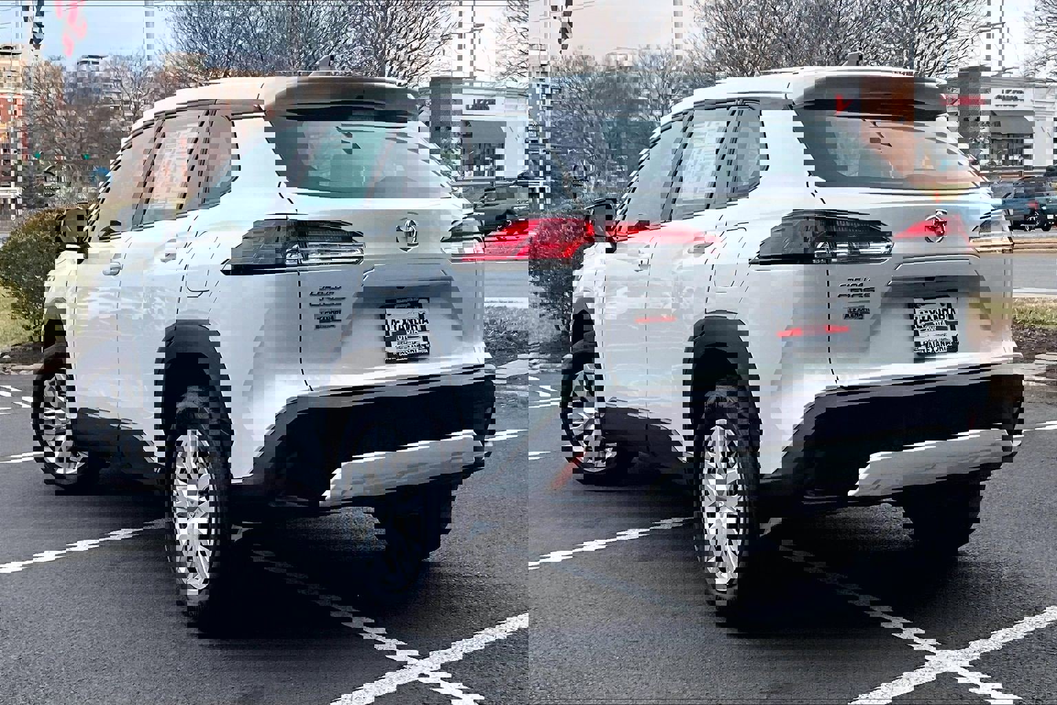 Used 2024 Toyota Corolla Cross L image 10