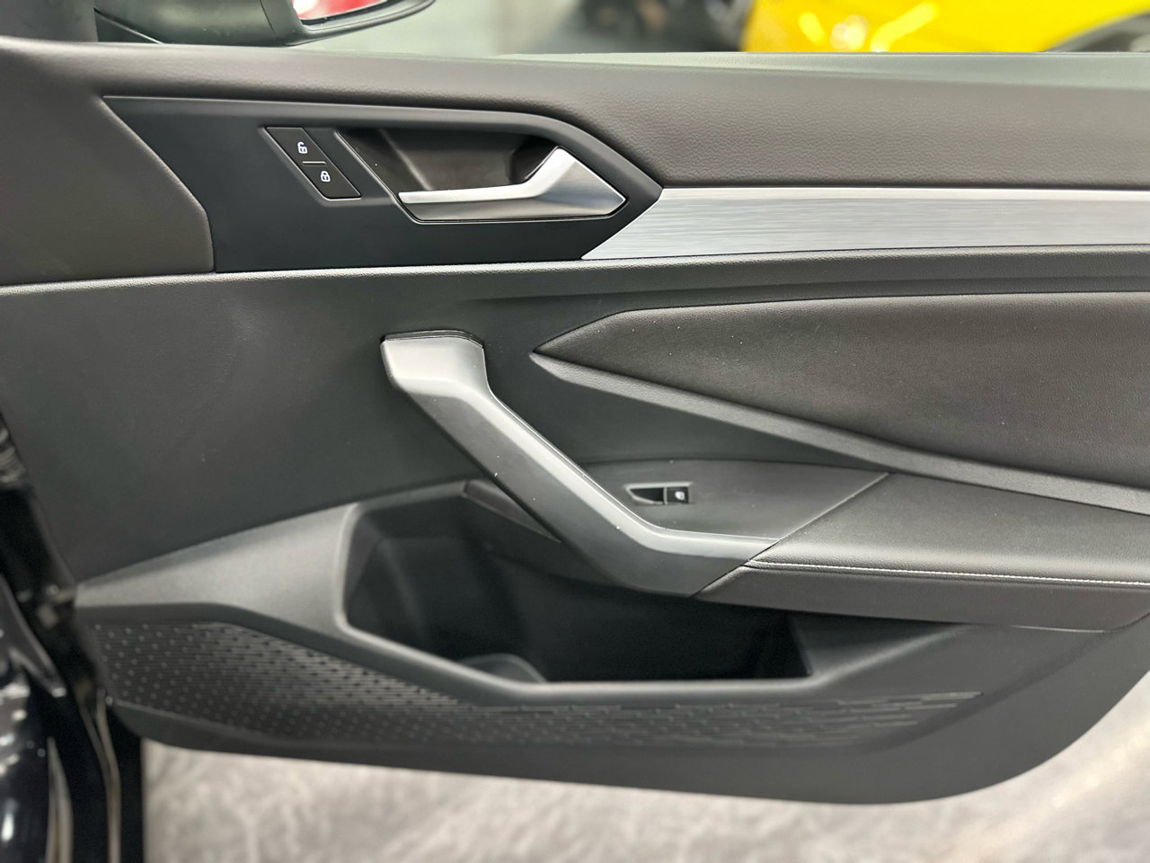 Used 2025 Volkswagen Jetta S image 27