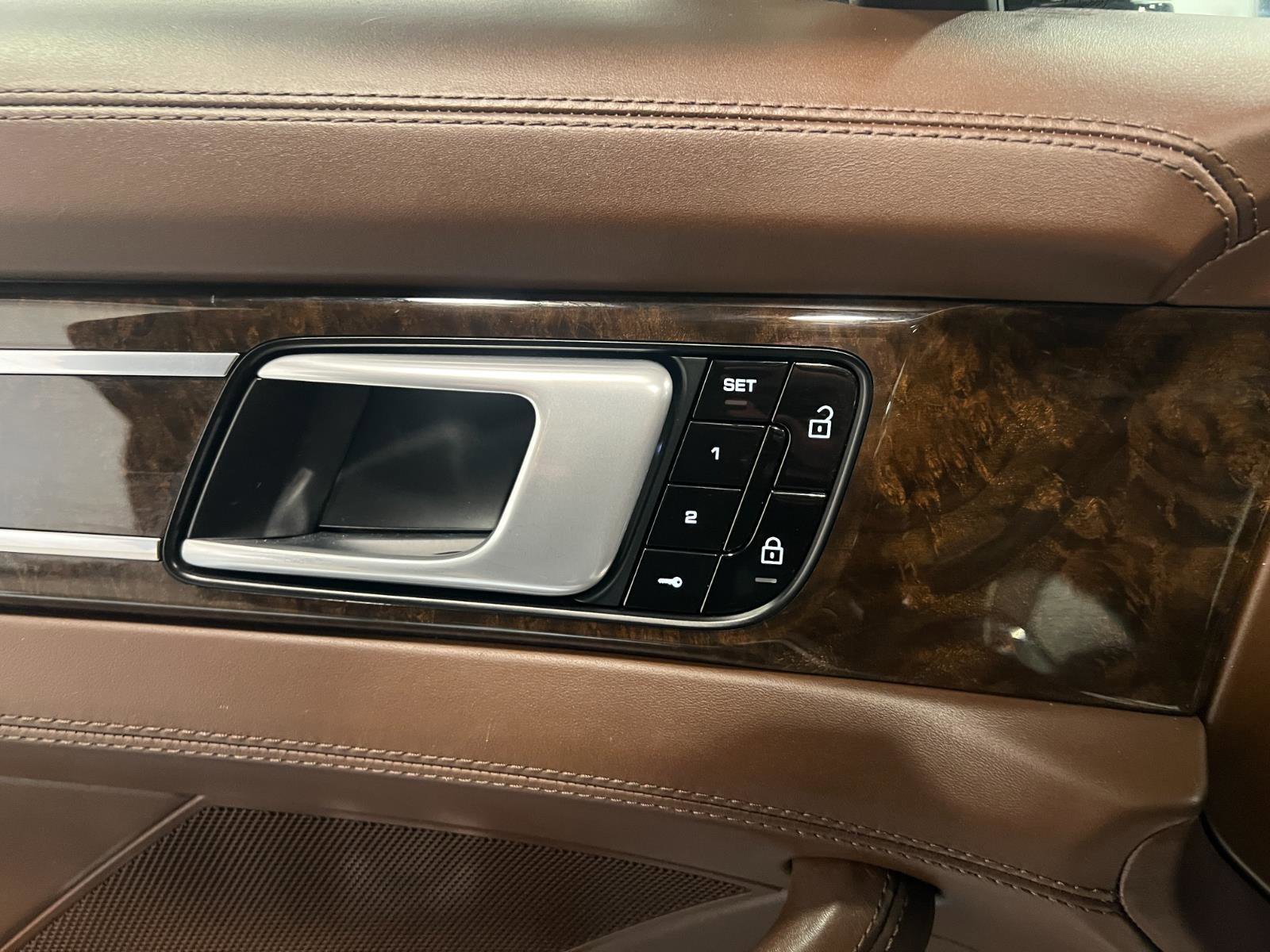 Used 2020 Porsche Panamera 4S image 26