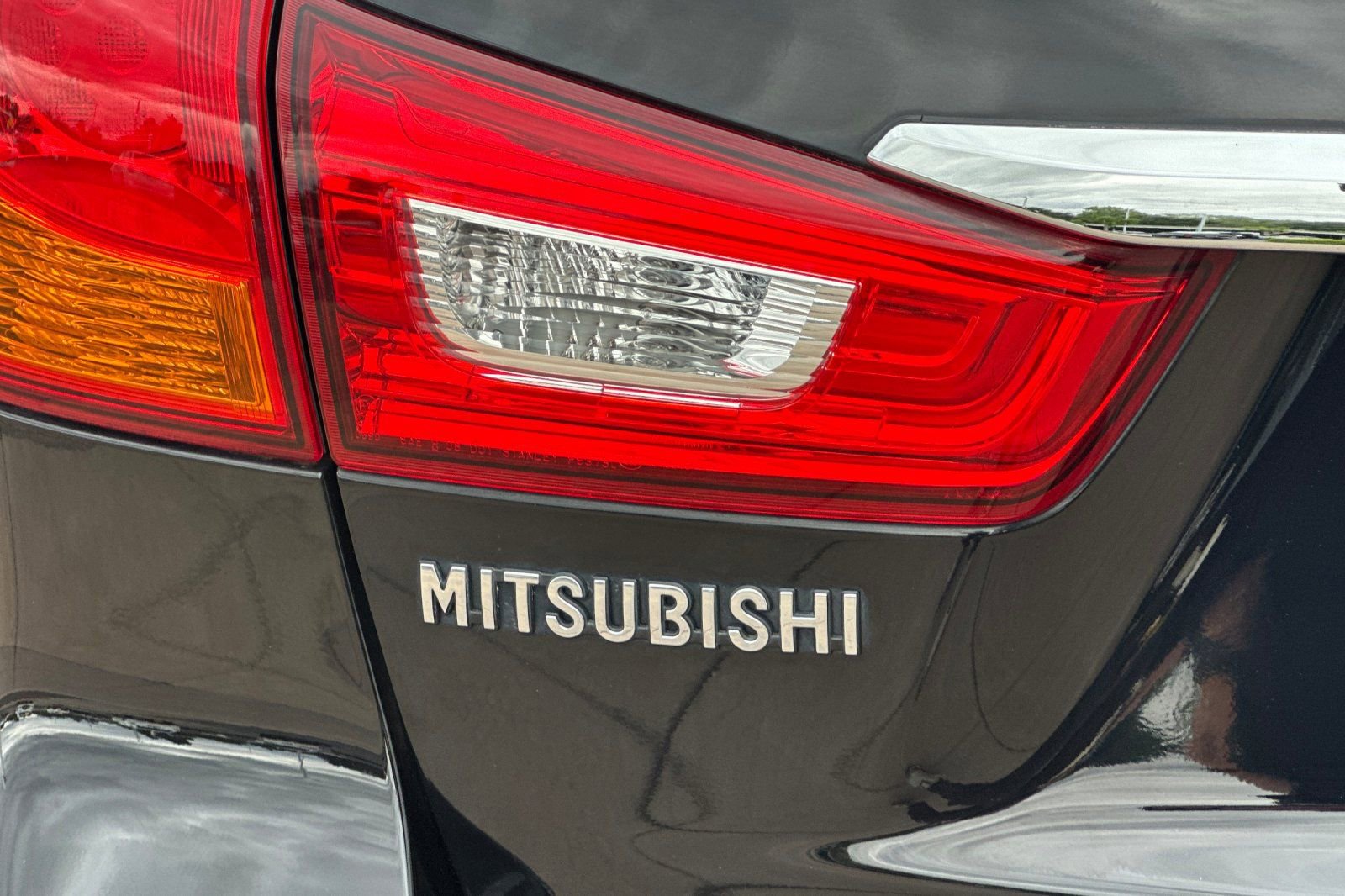Used 2018 Mitsubishi Outlander Sport SEL AWD/4WD image 32
