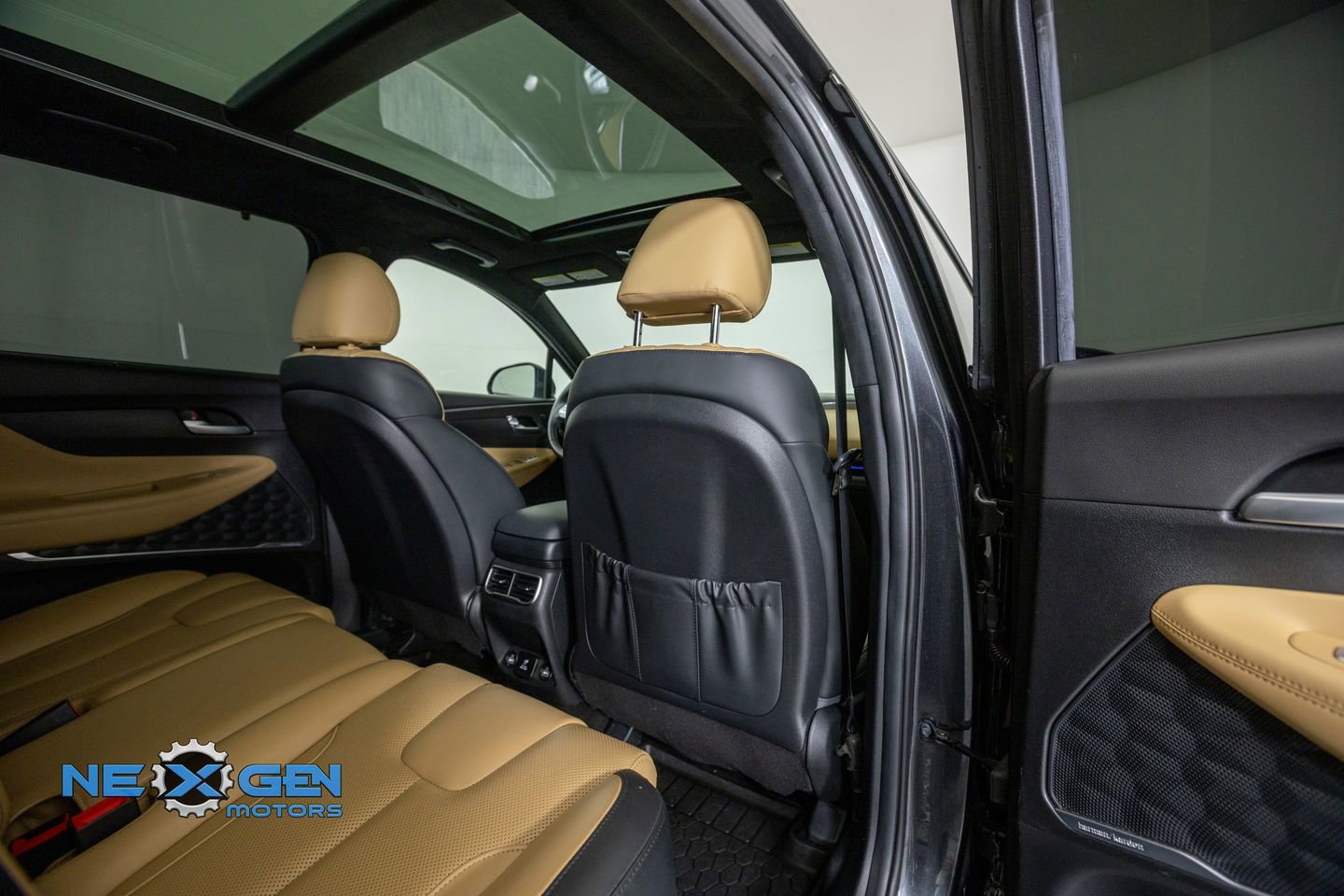 Used 2023 Hyundai Santa Fe Calligraphy AWD/4WD image 34