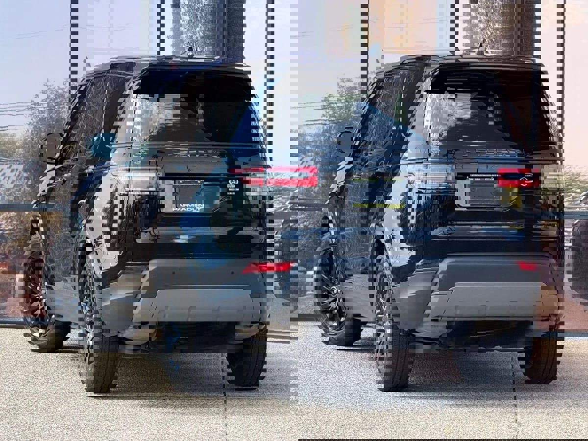 Used 2019 Land Rover Discovery HSE image 10