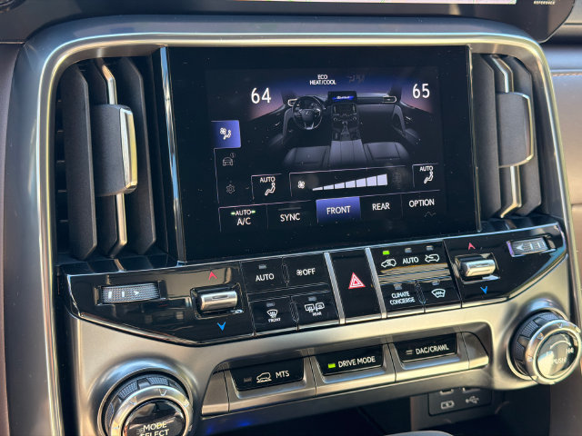 Used 2024 Lexus LX 600 4WD w/ Luxury Package image 30
