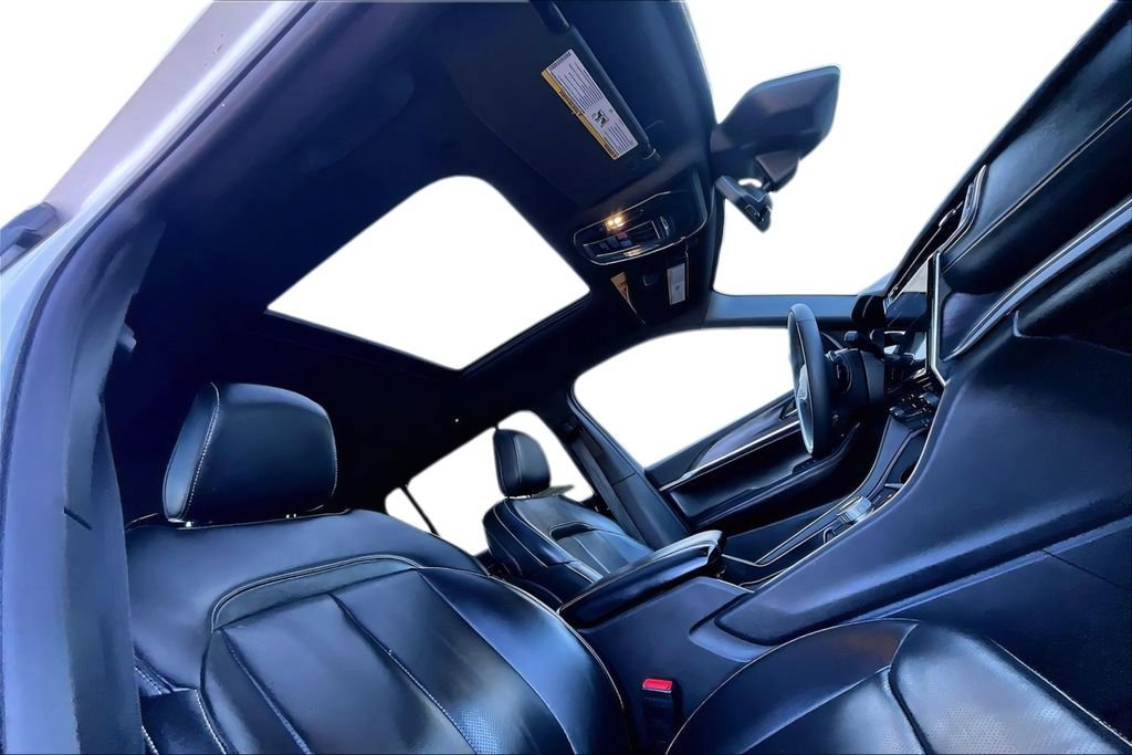 Used 2024 Jeep Grand Cherokee L Limited w/ Luxury Tech Group II AWD/4WD image 18