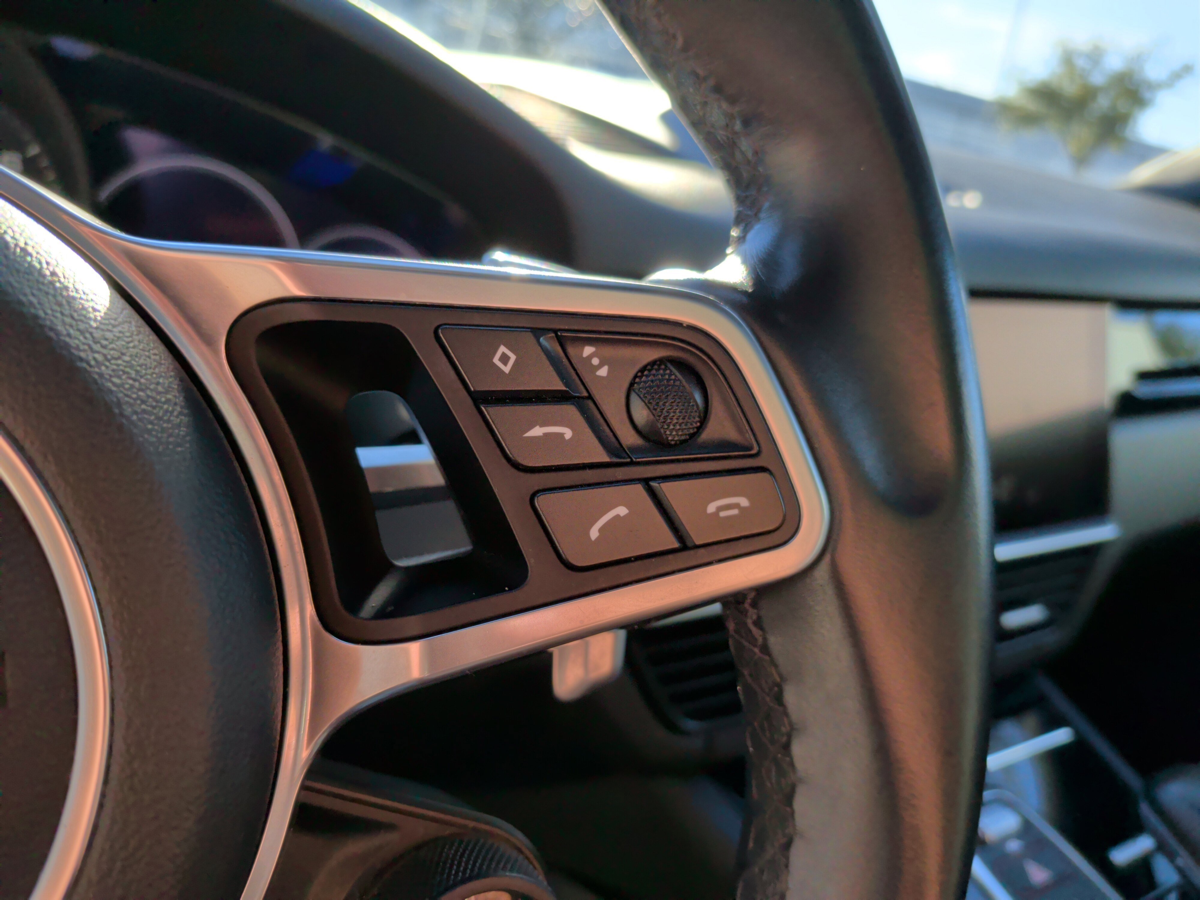 Used 2021 Porsche Cayenne Coupe image 20