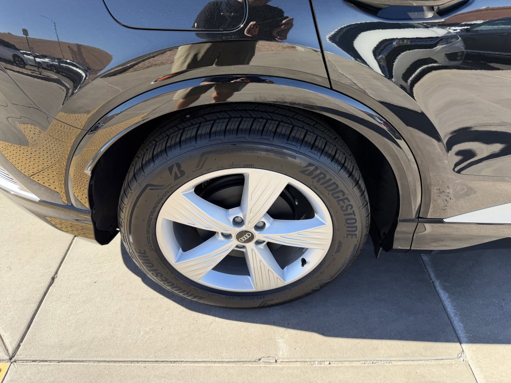 Used 2024 Audi Q4 e-tron Premium image 15