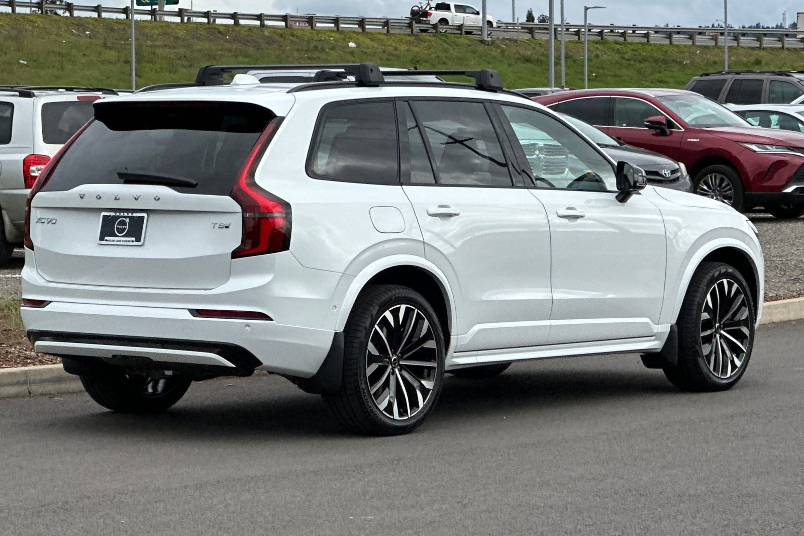 New 2026 Volvo XC90 T8 Ultra w/ Lounge Package image 3
