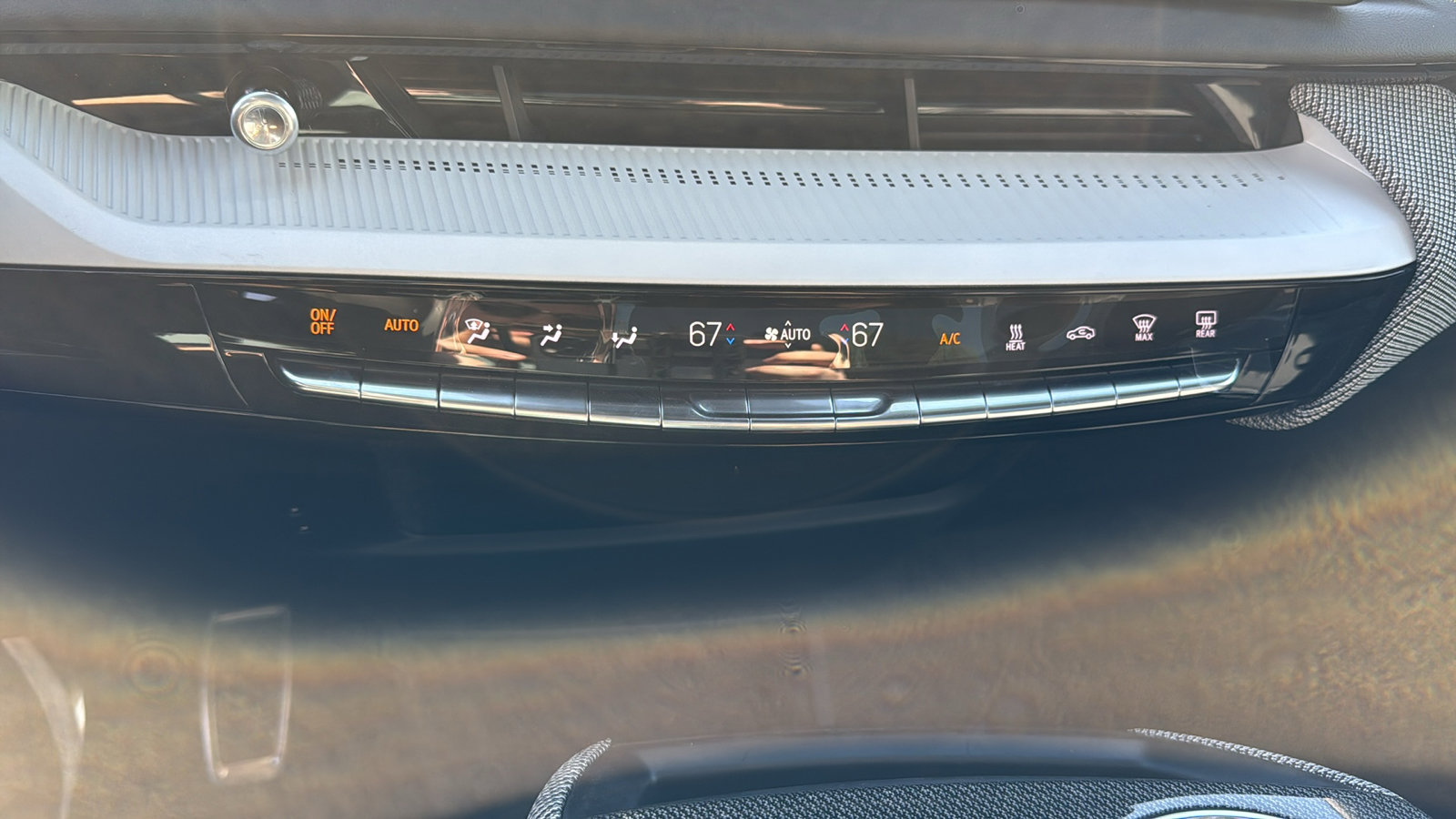 New 2025 Cadillac Optiq Luxury 1 w/ LPO, Floor Liner Package image 20