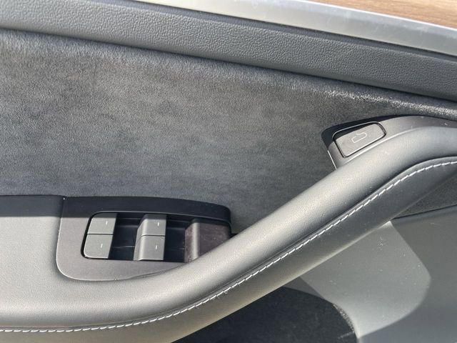 Used 2023 Tesla Model Y Long Range image 24