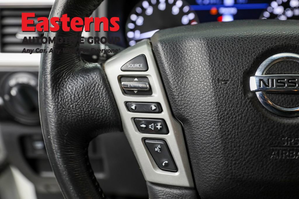 Used 2020 Nissan Titan SV w/ SV Convenience Package image 16