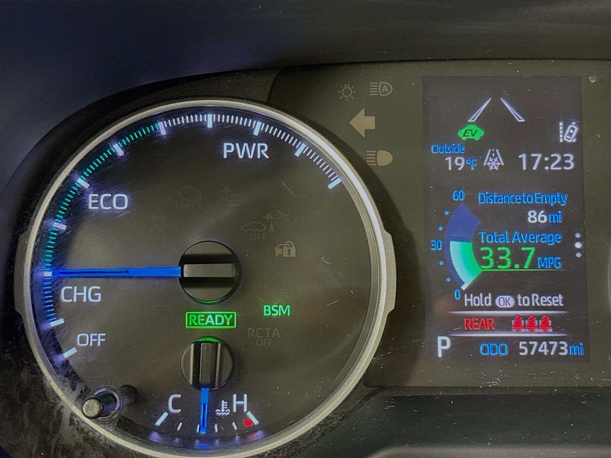 Used 2020 Toyota RAV4 XLE image 12