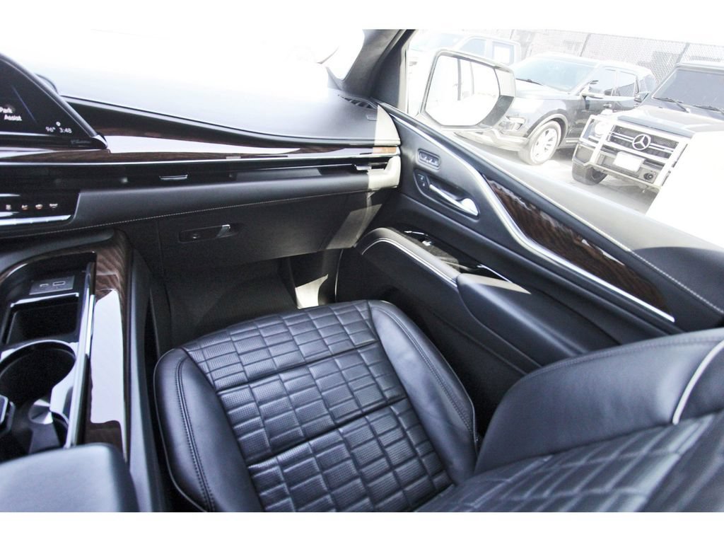 Used 2021 Cadillac Escalade Premium Luxury Platinum AWD/4WD image 10