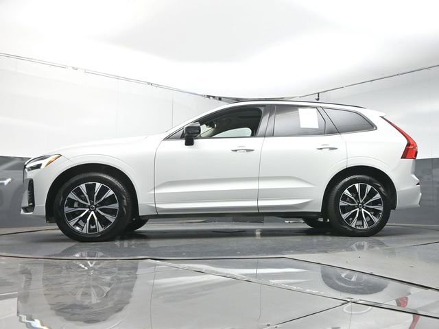 Used 2024 Volvo XC60 B5 Core image 37