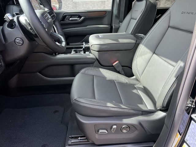 New 2026 GMC Yukon XL Denali w/ Denali Reserve Package image 22