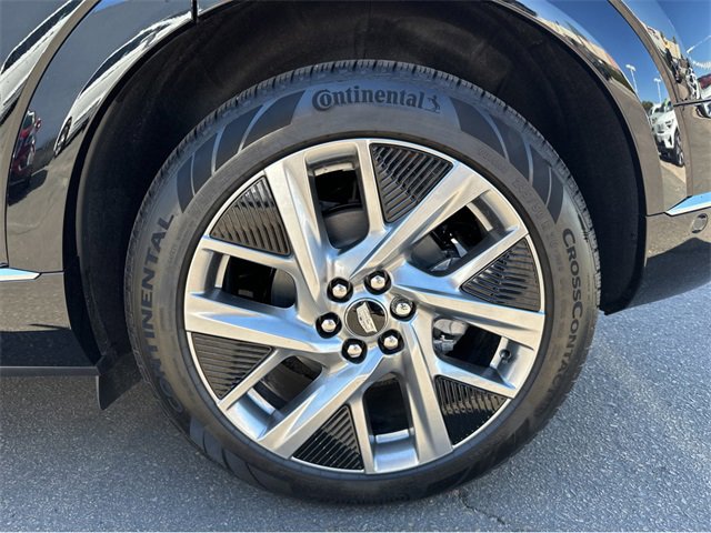 New 2025 Cadillac Optiq Luxury 1 image 15