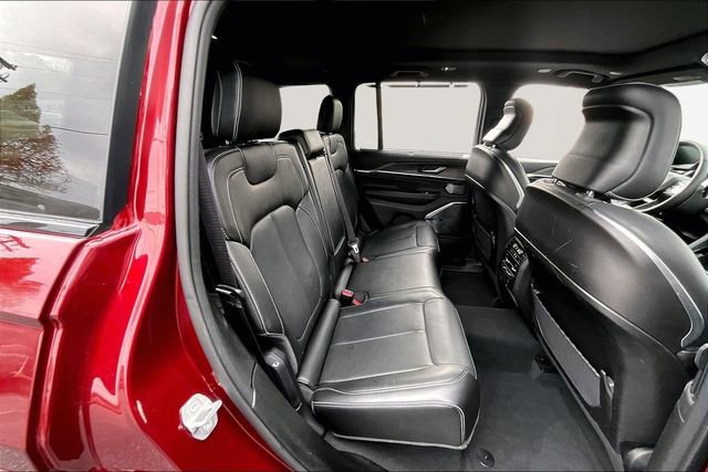 Used 2023 Jeep Grand Cherokee Overland w/ Advanced Protech Group III image 17