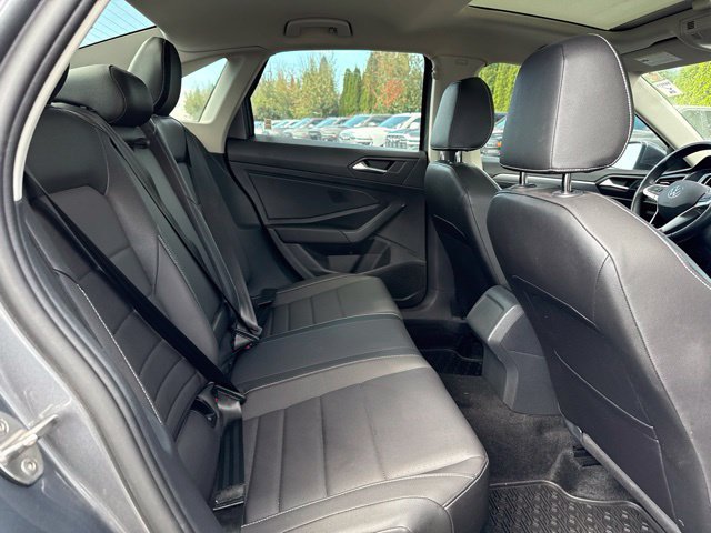 Used 2024 Volkswagen Jetta SE FWD image 12