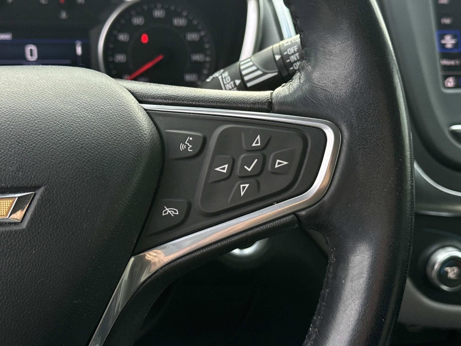 Used 2022 Chevrolet Equinox LT FWD image 24
