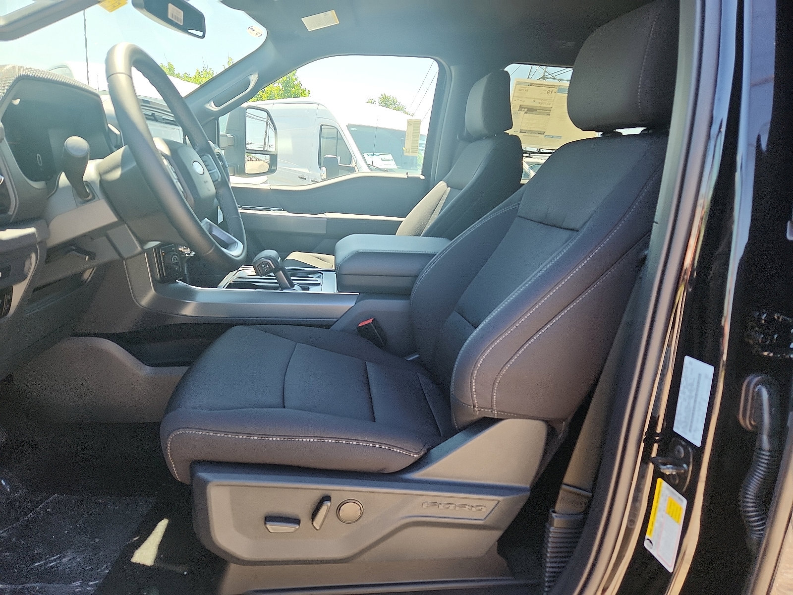 New 2025 Ford F150 XLT w/ Equipment Group 302A MID image 9