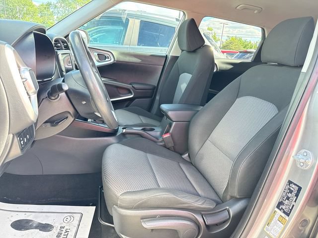 Used 2023 Kia Soul LX FWD image 9