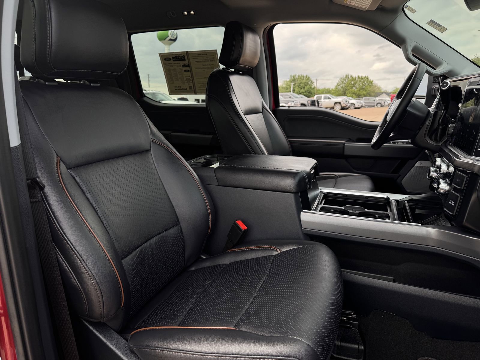 Used 2025 Ford F250 Lariat w/ Lariat Ultimate Package image 29