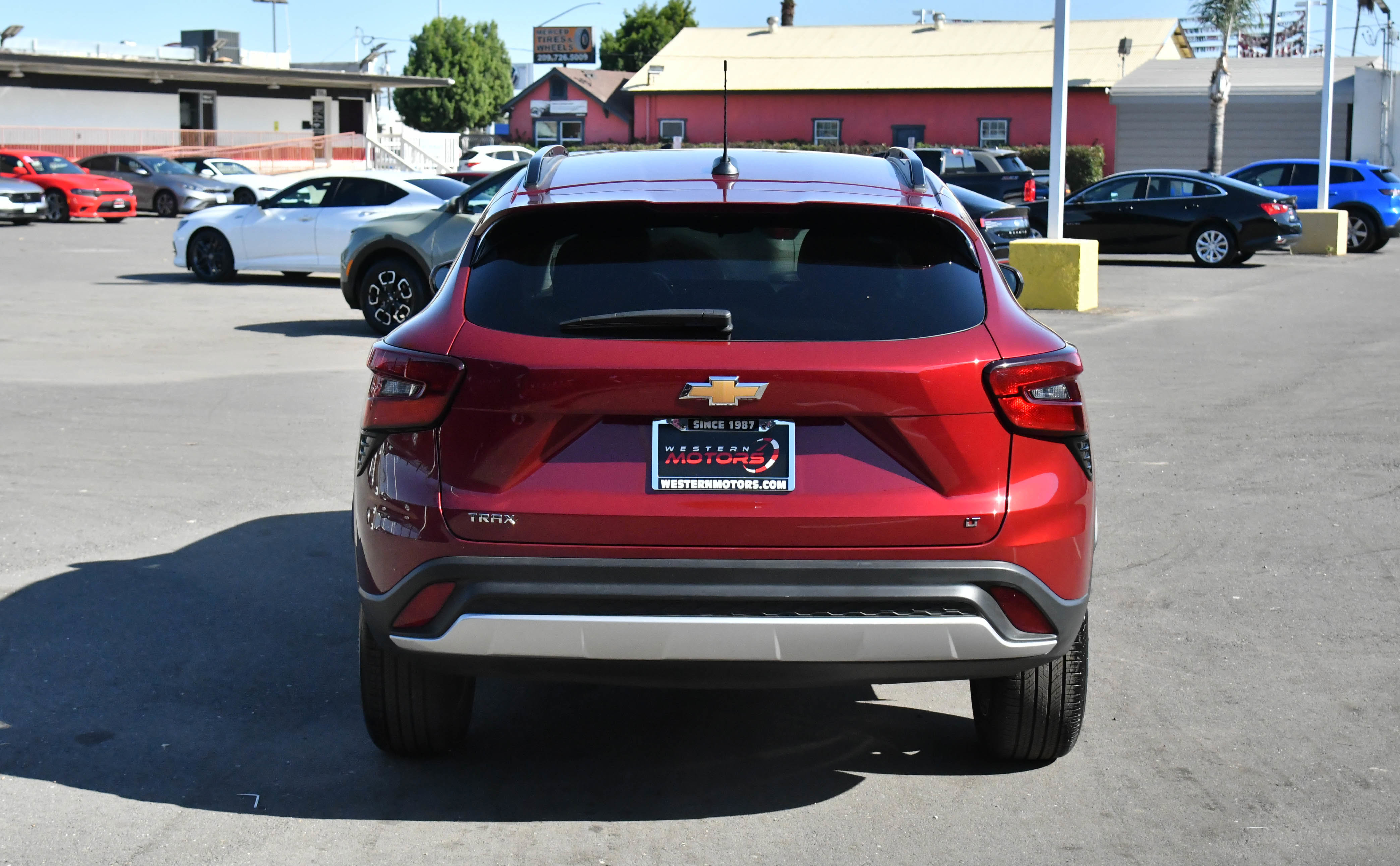 Used 2025 Chevrolet Trax LT w/ LT Convenience Package image 7