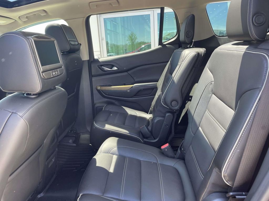 Used 2017 GMC Acadia Denali w/ Technology Package FWD image 11