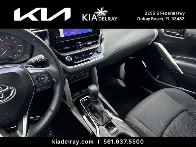 Used 2025 Toyota Corolla Cross AWD Hybrid w/ Moonroof Package image 26