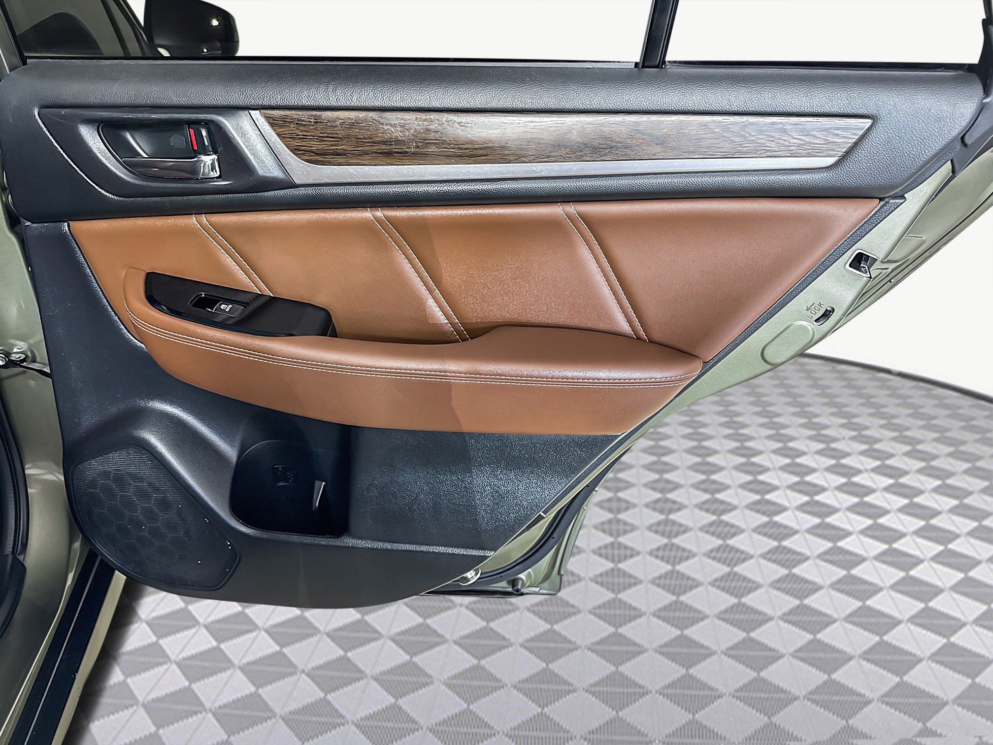 Used 2019 Subaru Outback 2.5i Touring w/ Popular Package #3A image 28